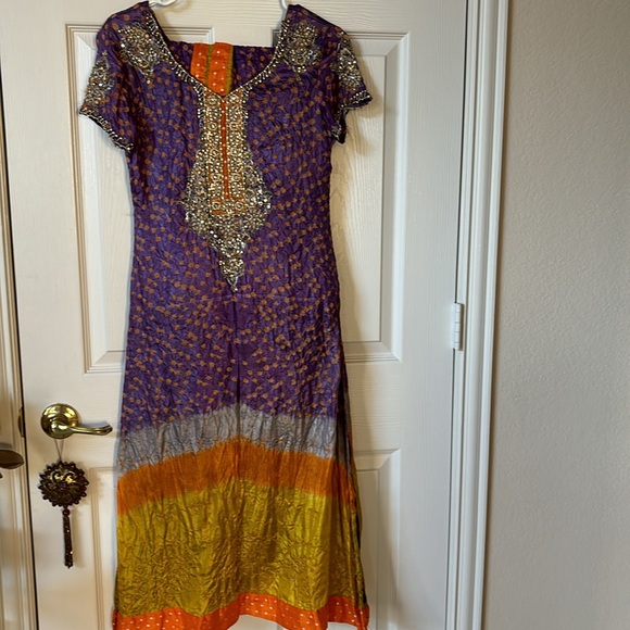 Pakistani and Indian outfits - Picture 10 of 10